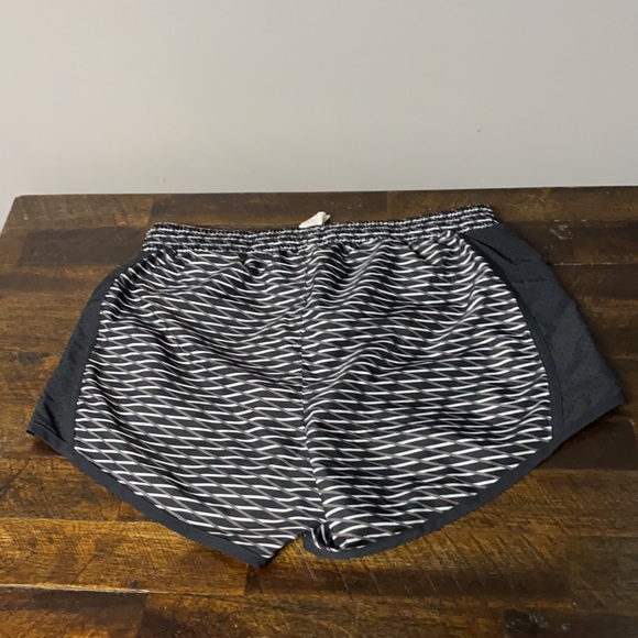 Under Armour running shorts - Picture 4 of 4